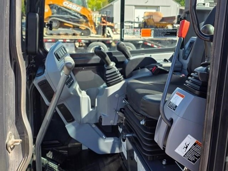 2025-kubota-kx033-4-image-48