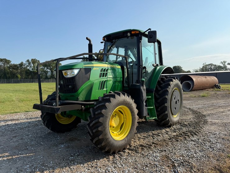 2017-john-deere-6110m-image-1