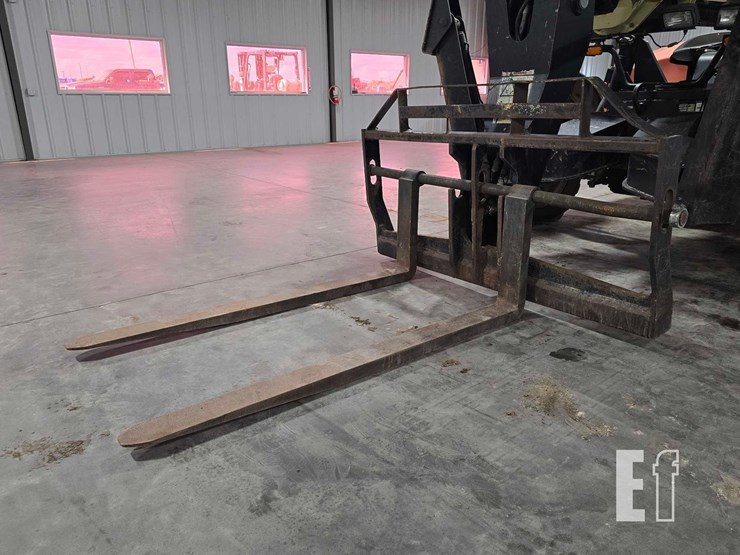 2014-jlg-g12-55a-image-9