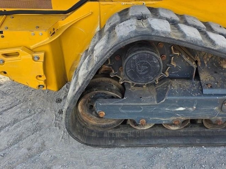 2022-deere-333g-image-14