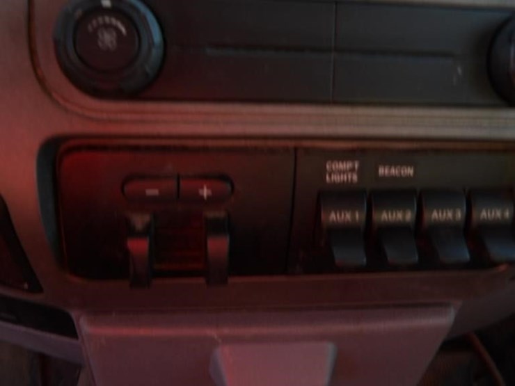 2011-ford-f550-image-29