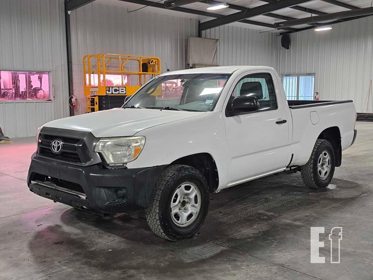 2013-toyota-tacoma-image-1
