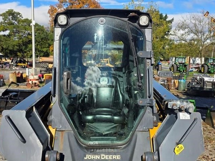 2015-deere-326e-image-37