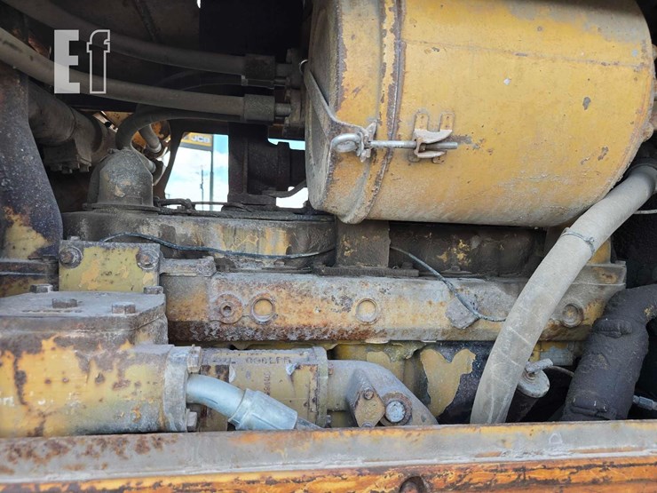 caterpillar-d6d-image-38
