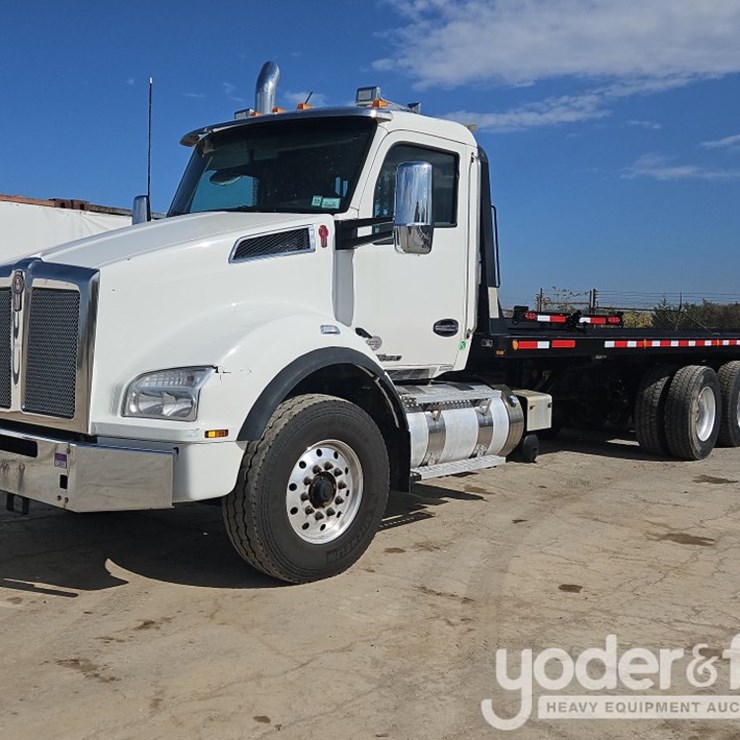 2017 KENWORTH T880