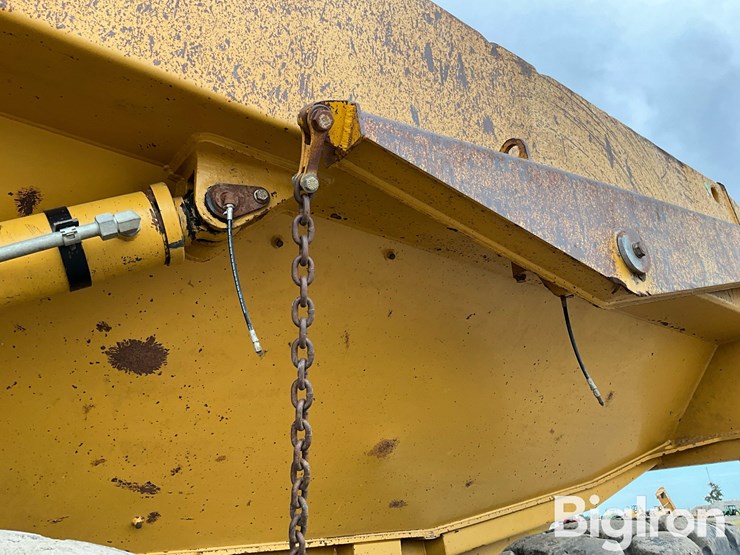 2013-caterpillar-740b-image-18