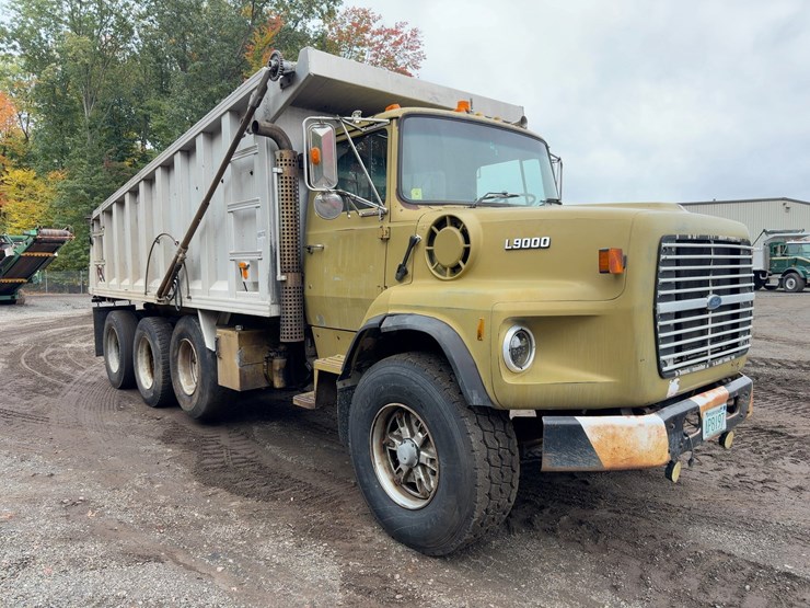 1990-ford-l9000-image-7