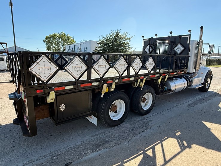 2015-peterbilt-365-image-6