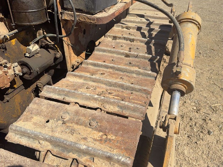 caterpillar-28-image-11