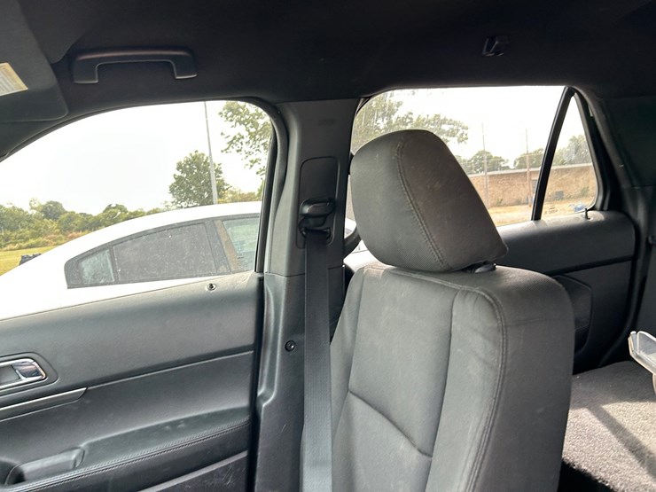 2018-ford-explorer-image-21