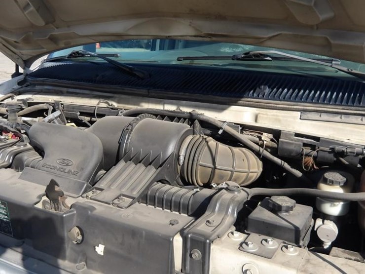 2002-ford-e350-image-13