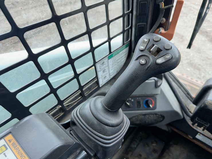 2020-bobcat-t450-image-21