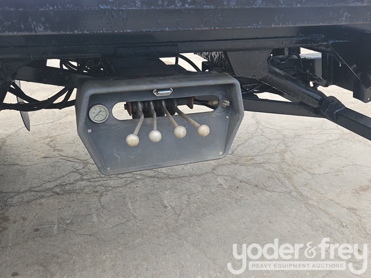 2017-kenworth-t880-image-29