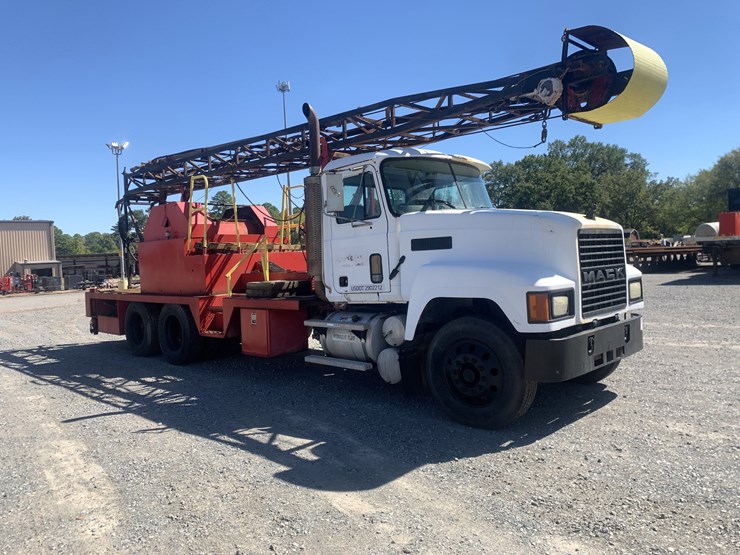 2001-mack-ch613-image-3
