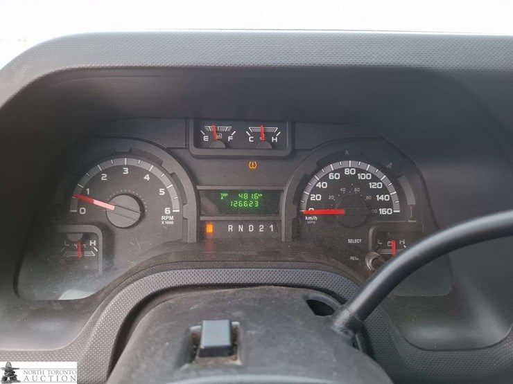 2011-ford-cargo-image-11