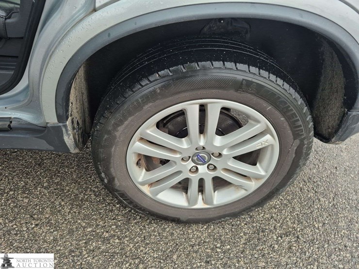 2012-volvo-xc90-image-21