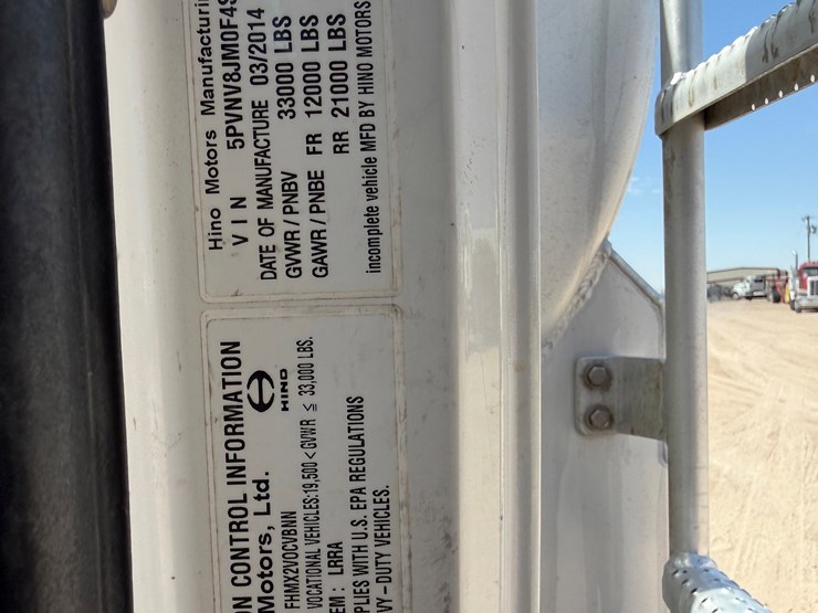 2015-hino-338-image-25