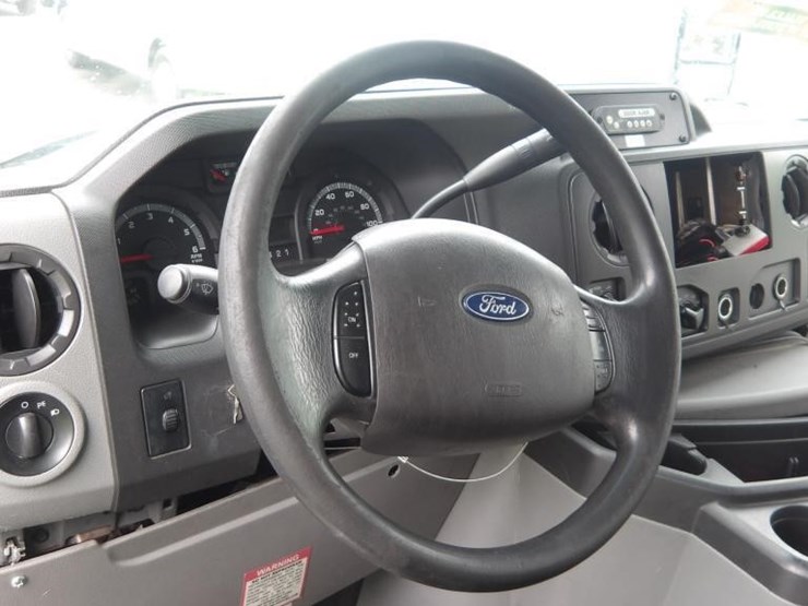 2017-ford-e450-image-19