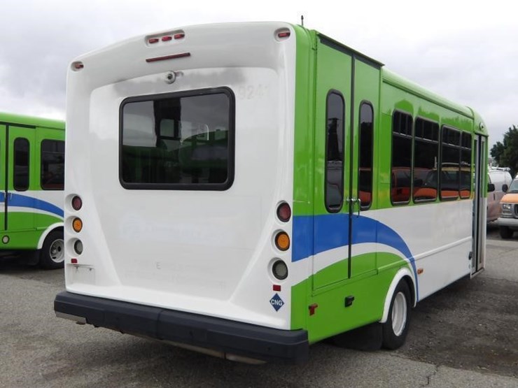 2017-ford-e450-image-3