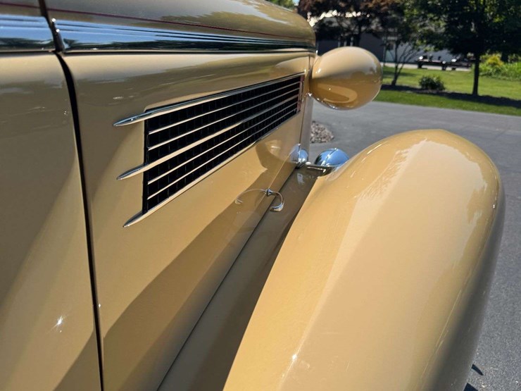 1937-cadillac-series-60-five-passenger-touring-sedan-image-21