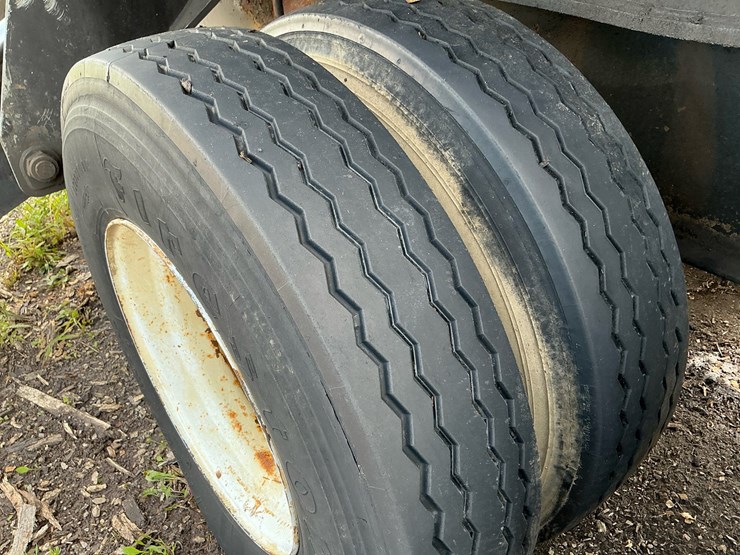 deere-335c-image-45
