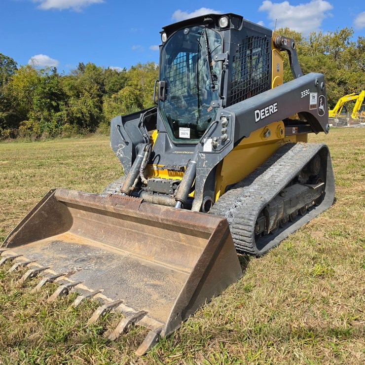 DEERE 333G