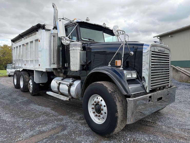 2006-freightliner-tri-axle-dump-image-3