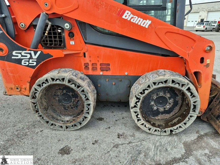 2018-kubota-ssv65-image-13