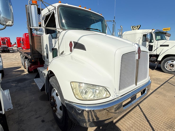 2020-kenworth-t370-image-2
