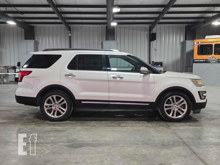 2016-ford-explorer-limited-image-6