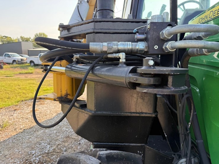 2017-john-deere-6110m-image-47