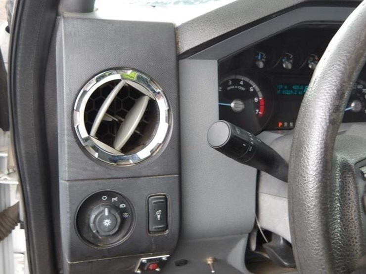 2011-ford-f350-image-16