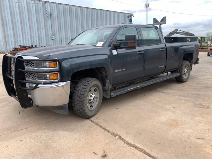 2019-chevrolet-silverado-2500hd-image-1