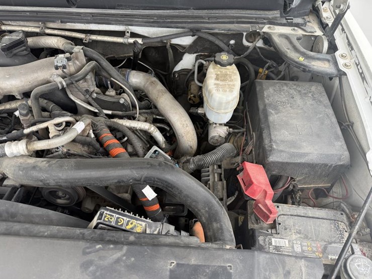 2011-chevrolet-silverado-3500-image-18