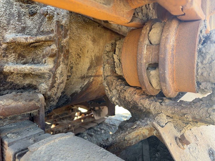 caterpillar-30-image-13