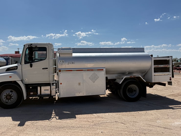 2015-hino-338-image-7