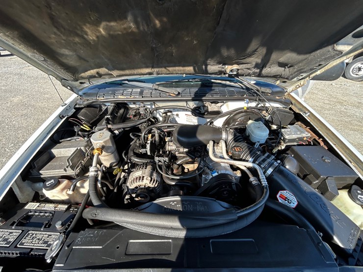 2003-chevrolet-s10-image-11