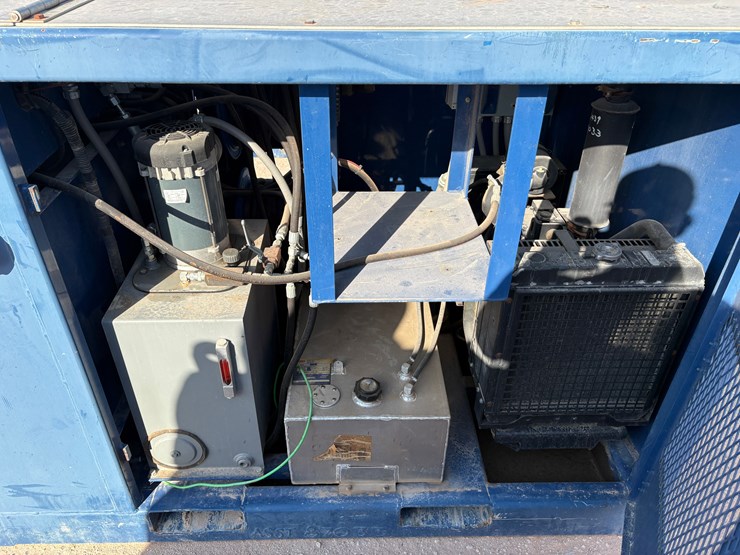 self-contained-20k-wp-grease-injection-unit-combo-p/b-8.4-kw-isuzu-diesel-generator-image-5