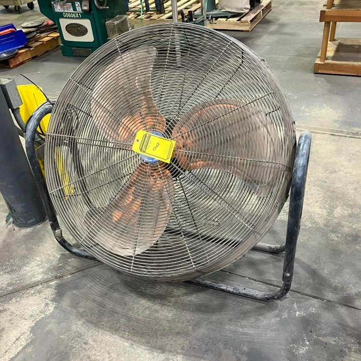 GLOBAL INDUSTRIAL 36" FLOOR FAN
