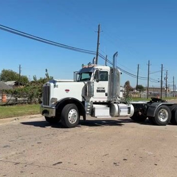 2020 PETERBILT 389