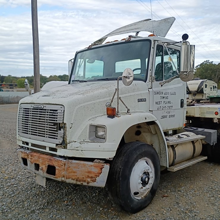 2003 FREIGHTLINER FL106