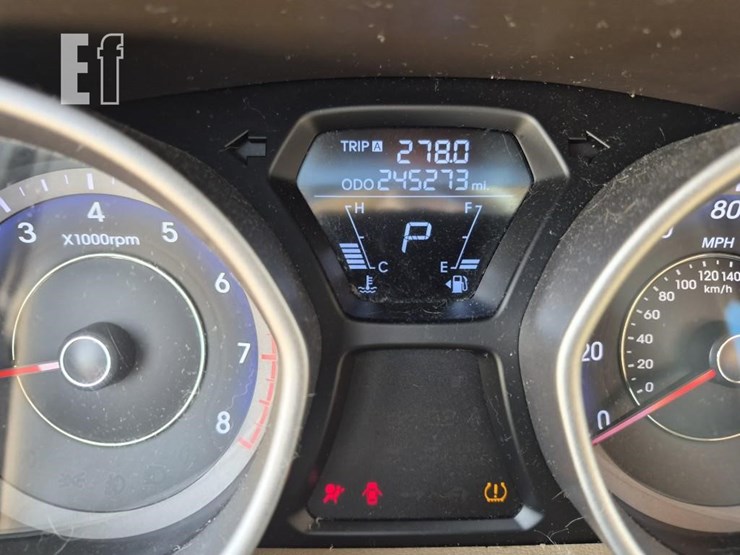 2011-hyundai-elantra-image-16