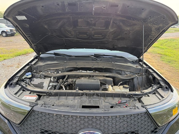 2020-ford-explorer-image-26