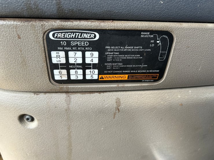 2016-freightliner-cascadia-125-image-80