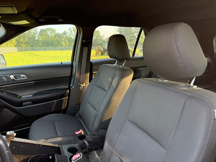2018-ford-explorer-image-51