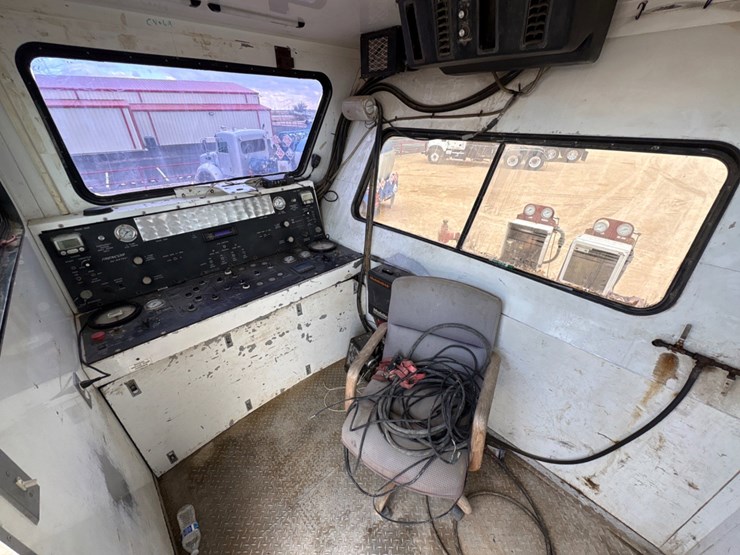 2012-caterpillar-c27-image-20