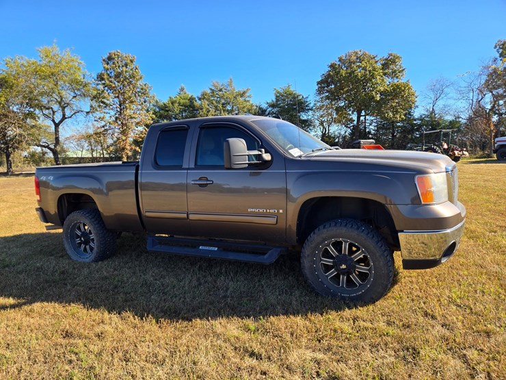 2008-gmc-sierra-2500hd-image-17