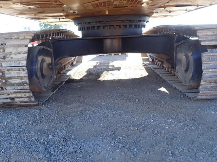 2024-caterpillar-320gc-image-11