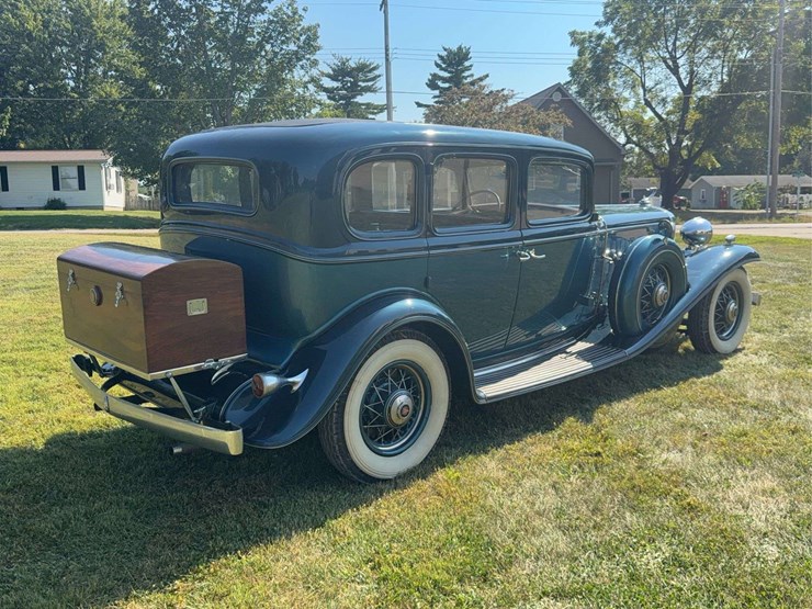 1932-cadillac-v-16-fleetwood-image-5