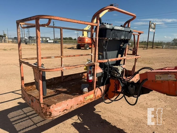 2008-jlg-800s-image-9